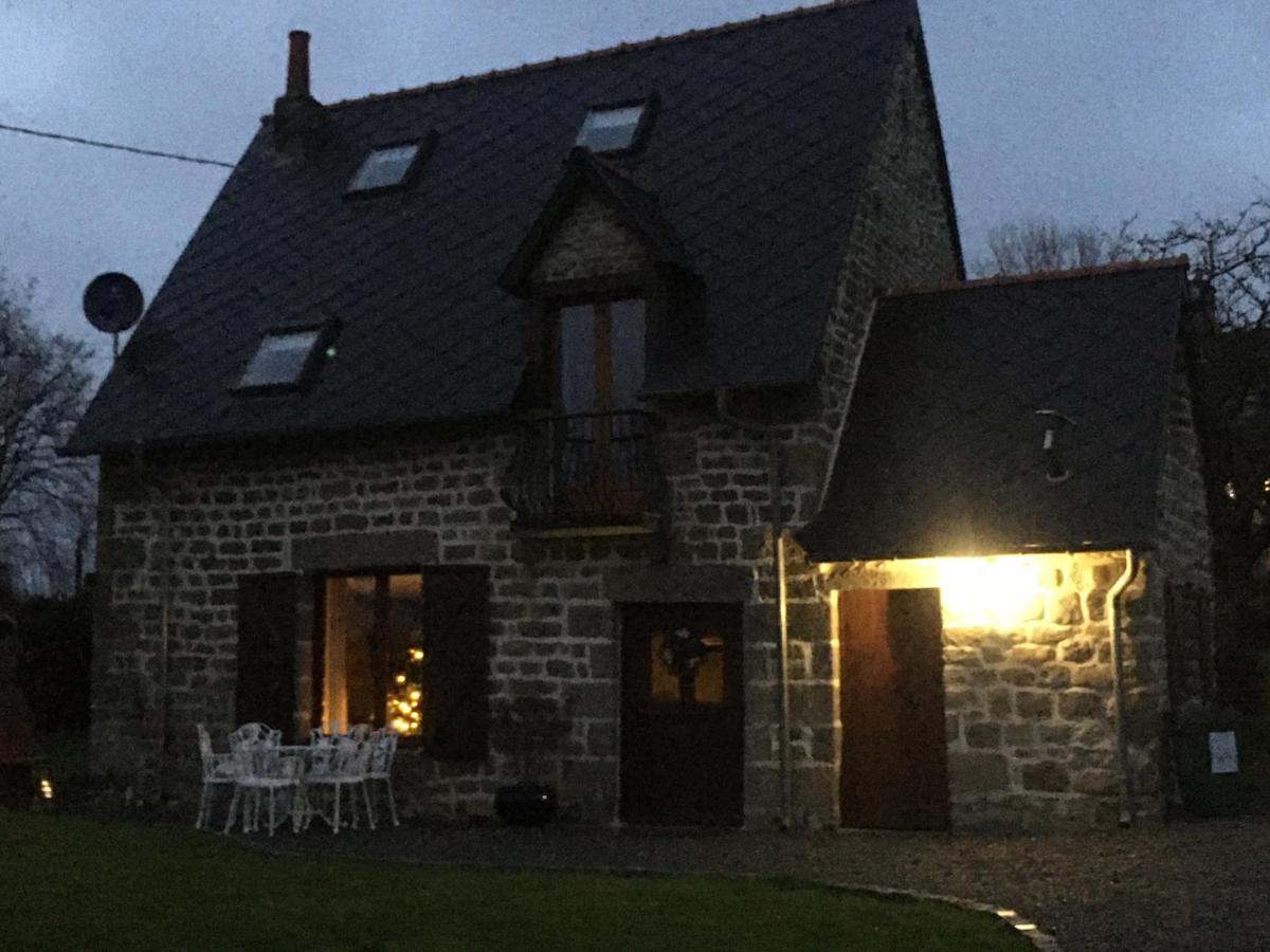 The Gingerbread House Cottage Beauficel Экстерьер фото